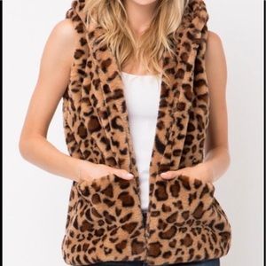 Hooded leopard vest